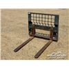 Image 1 : 48 IN. SKID STEER PALLET FORKS