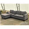Image 1 : 4 SEATER SECTIONAL COUCH