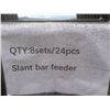 Image 8 : (4) SLANT BAR ROUND BALE FEEDERS