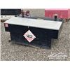 Image 3 : L SHAPED FUEL TANK W/ TOOL BOX