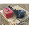 Image 4 : 7.5 HP MERCURY OUTBOARD BOAT MOTOR W/FUEL TANK