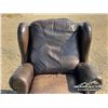 Image 8 : LEATHER CHAIR