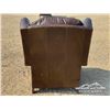 Image 9 : LEATHER CHAIR