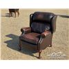 Image 1 : LEATHER CHAIR