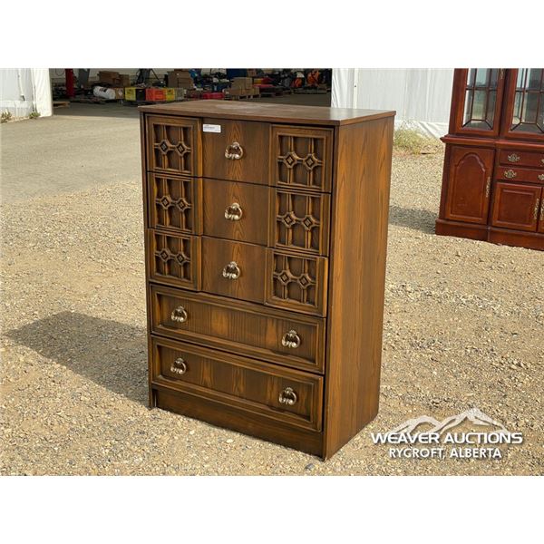 5 COMPARTMENT WOOD DRESSER
