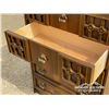 Image 6 : 5 COMPARTMENT WOOD DRESSER
