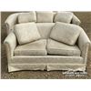 Image 5 : SOFA & LOVESEAT