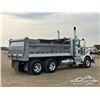 Image 3 : 2015 KENWORTH T800 T/A DUMP TRUCK