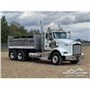 Image 2 : 2016 KENWORTH T800 T/A DUMP TRUCK