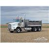 Image 5 : 2016 KENWORTH T800 T/A DUMP TRUCK