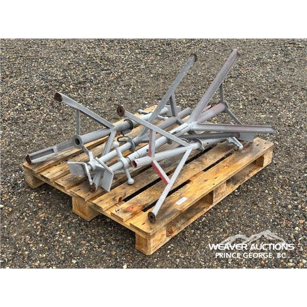 (4) ADJUSTABLE PIPE STANDS