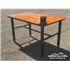 Image 3 : 3.5 X 5 FT. STEEL TABLE & VICE