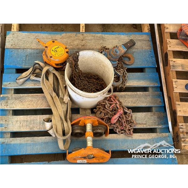QUANTITY OF ASSORTED RIGGING EQUIPMENT