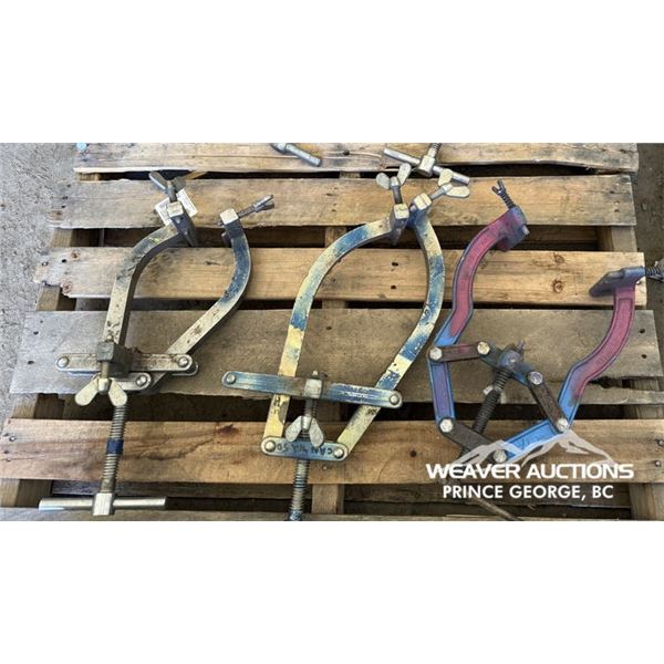 (3) PIPE FITTING CLAMPS