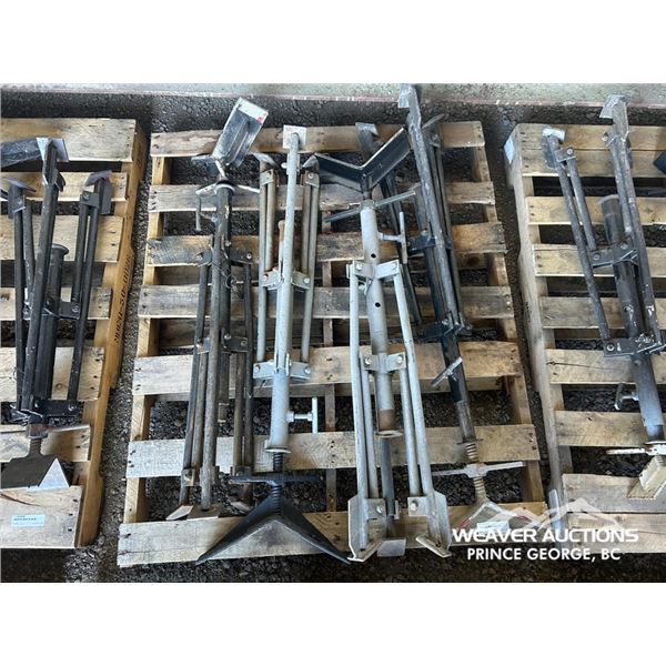 PIPE STANDS