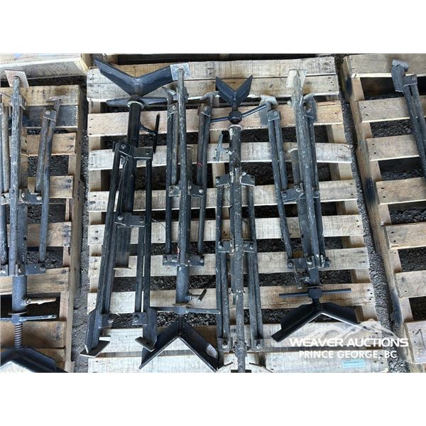 PIPE STANDS