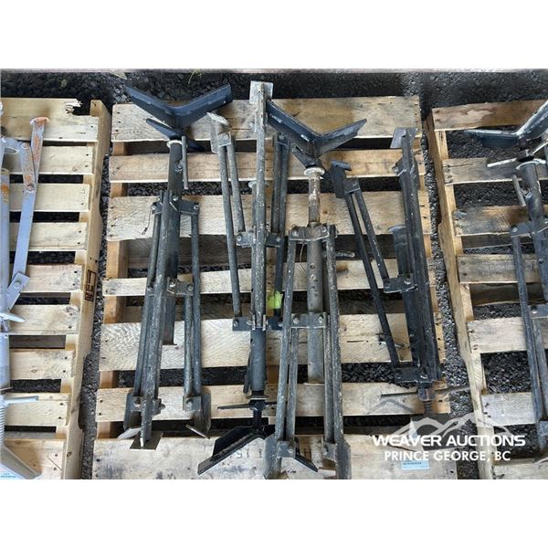 PIPE STANDS