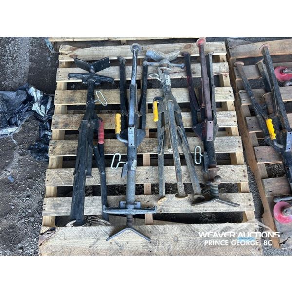 PIPE STANDS