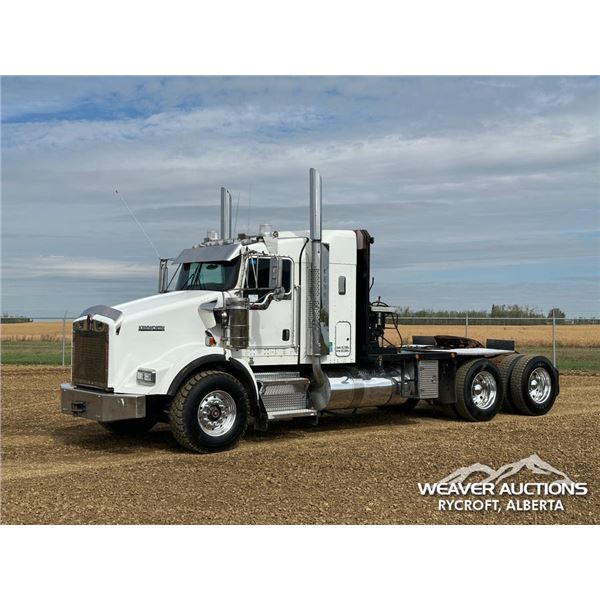 2006 KENWORTH T800 T/A SLEEPER WINCH TRACTOR