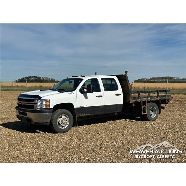 2013 CHEVROLET 3500HD CREW CAB FLATBED TRUCK