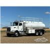 Image 1 : 2015 PETERBILT 348 T/A WATER TRUCK