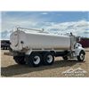 Image 3 : 2006 PETERBILT 335 T/A WATER TRUCK