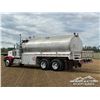 Image 3 : 2001 PETERBILT 378 18,100 LITRE T/A FUEL TRUCK