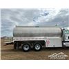 Image 47 : 2001 PETERBILT 378 18,100 LITRE T/A FUEL TRUCK