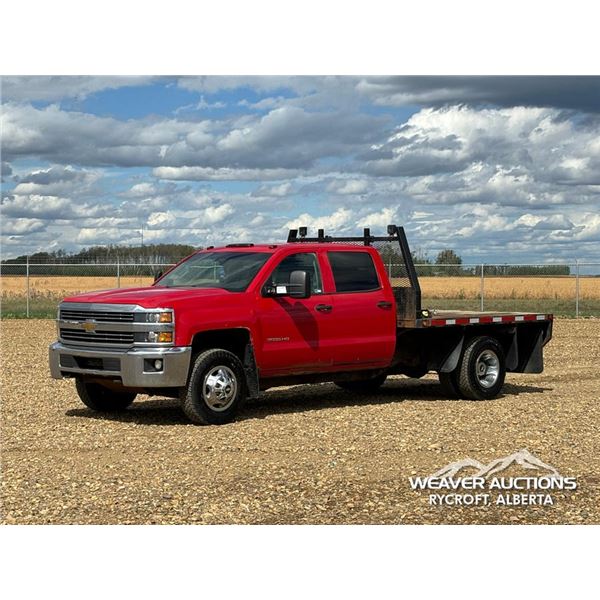 2015 CHEVROLET 3500HD CREW CAB FLATBED TRUCK