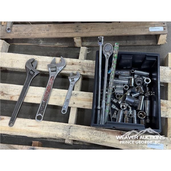 QUANTITY OF SOCKETS & ADJUSTABLE WRENCHES