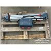 Image 2 : BOSCH LASER LEVEL & TRIPOD
