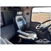 Image 24 : 2005 KENWORTH T800B TRI DRIVE WINCH TRACTOR