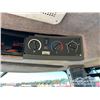 Image 21 : 2002 NEW HOLLAND TJ375 4WD TRACTOR
