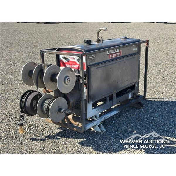 LINCOLN ELECTRIC SAE-300 PORTABLE WELDER