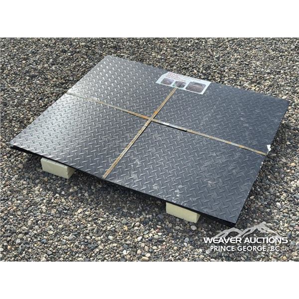 (20) BLACK STEEL DIAMOND PLATE