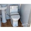 Image 6 : PORTABLE WOOD GRAIN TOILET