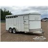 Image 2 : 2012 ROSEBURG 16 FT.  T/A  HORSE TRAILER