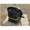 Image 1 : 13 GALLON WET/DRY JOHN DEERE VACUUM