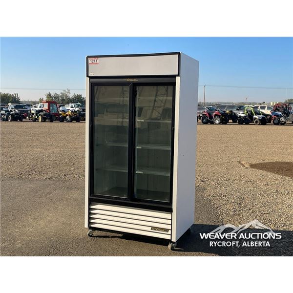 TRUE COMMERCIAL REFRIGERATOR