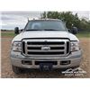 Image 26 : 2005 FORD F550 SINGLE CAB FLATBED TRUCK