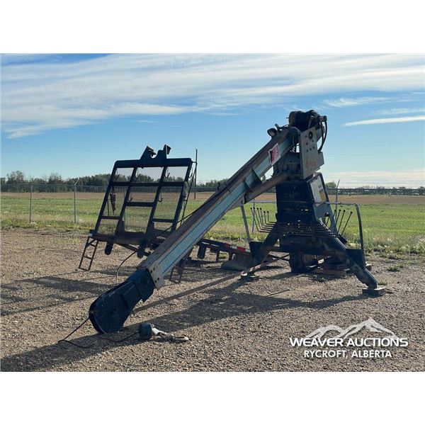 TRUCK BOOM W/HEADACHE RACK & PARTS