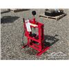 Image 1 : HYDRAULIC PRESS