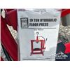 Image 6 : HYDRAULIC PRESS