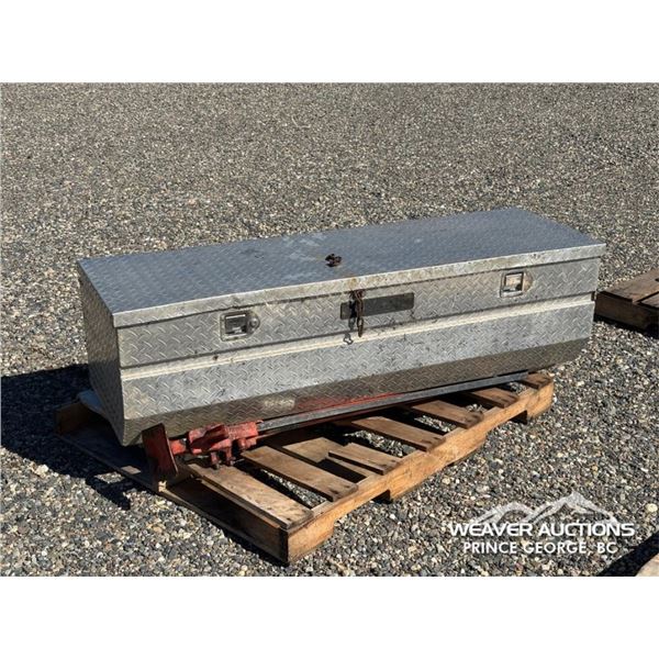 TOOLBOX, SABRE SAW, CHAIN HOIST