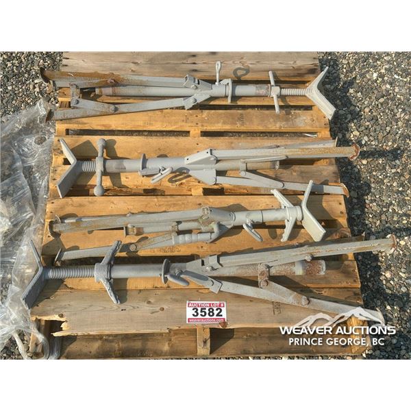 PIPE STANDS