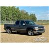 Image 2 : 2001 CHEVROLET SILVERADO 1500 EXTENDED CAB PICKUP