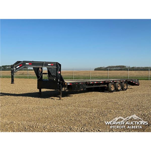 2016 LOAD TRAIL 30 FT. TRIDEM 5TH WHEEL TRAILER