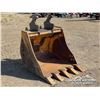 Image 2 : 40 IN. 200 SERIES EXCAVATOR DIGGING BUCKET