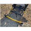 Image 8 : 12 IN. DEWALT COMPOUND MITRE SAW & STAND