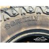 Image 5 : (1) GRIZZLY 33X12.50R17 TIRE